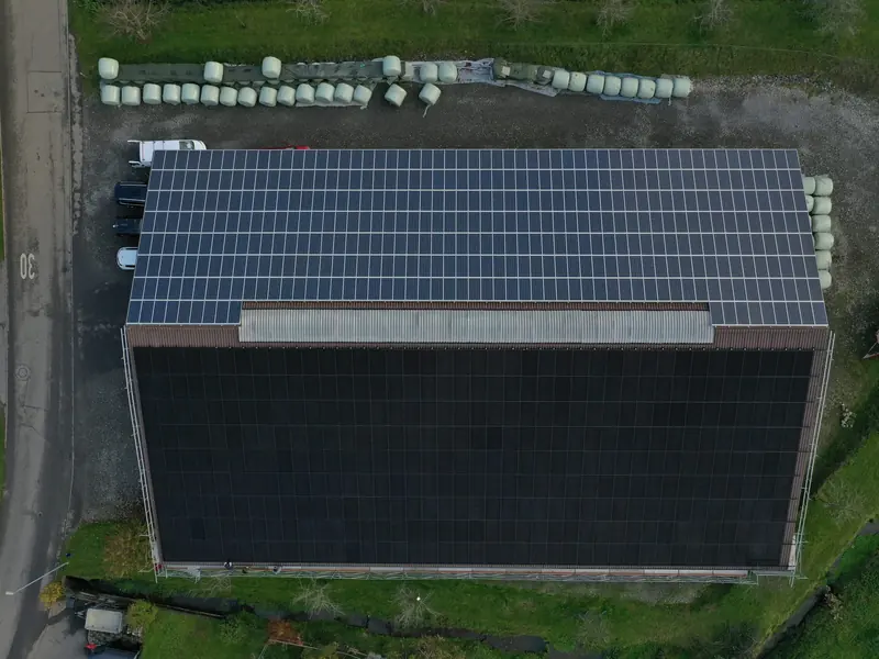 Luftaufnahme einer Photovoltaikanlage von Future Power