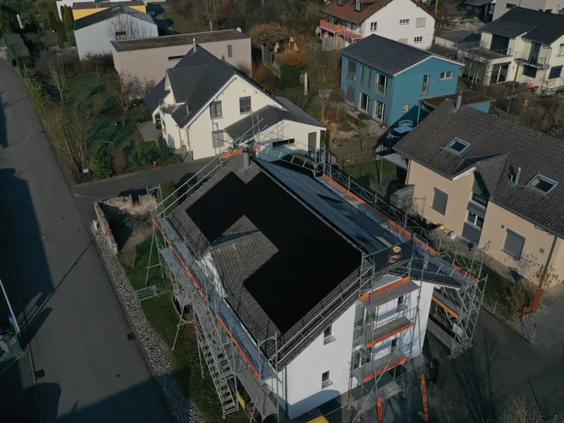 Luftaufnahme der Photovoltaikanlage in Oberentfelden mit 15,4 kWp Leistung