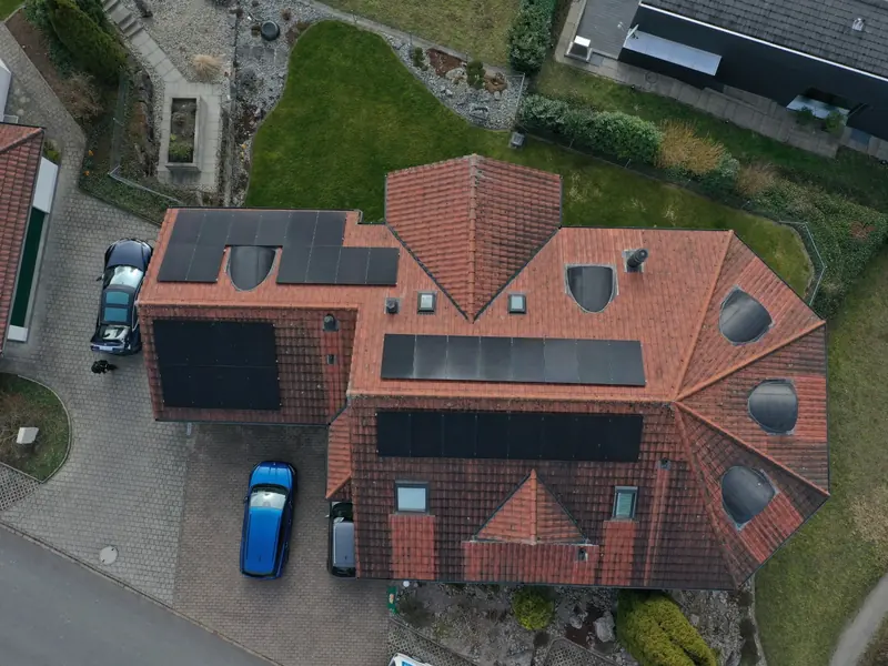 Luftaufnahme der Photovoltaikanlage in Seengen mit 15,84 kWp Leistung