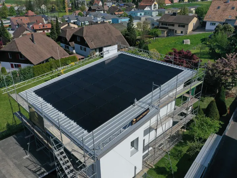 Luftaufnahme der Photovoltaikanlage in Seon mit 24,2 kWp Leistung