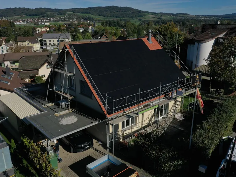 Luftaufnahme der Photovoltaikanlage in Seon mit 24,49 kWp Leistung