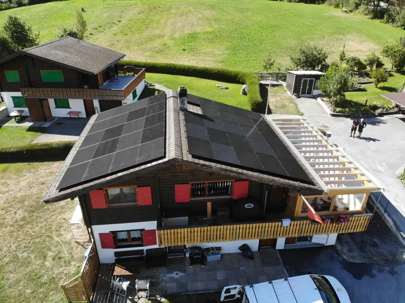 Luftaufnahme der Photovoltaikanlage in Susten mit 17,38 kWp Leistung