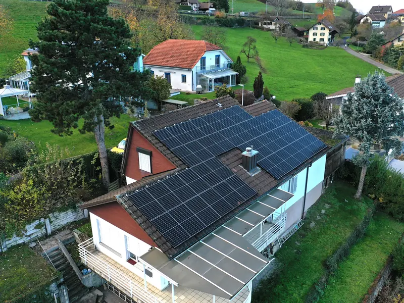 Luftaufnahme der Photovoltaikanlage in Birrwil mit 18,22 kWp Leistung