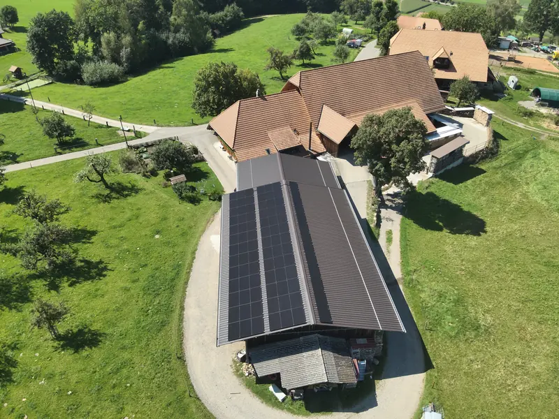 Luftaufnahme der Photovoltaikanlage in Mirchel mit 40,04 kWp Leistung