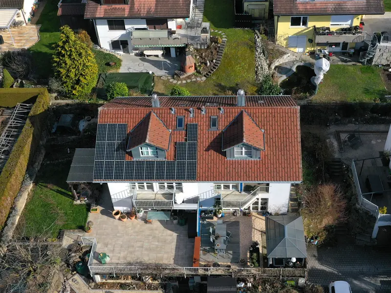 Luftaufnahme der Photovoltaikanlage in Oberlunkhofen mit 6,6 kWp Leistung