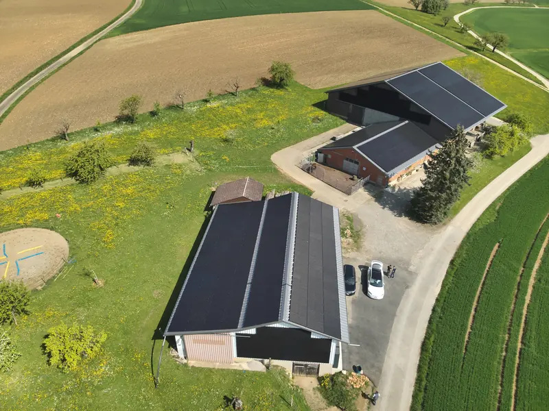 Photovoltaikanlage Bözberg, 317,7 kWp Luftaufnahme der Photovoltaikanlage in Bözberg mit 317,7 kWp Leistung