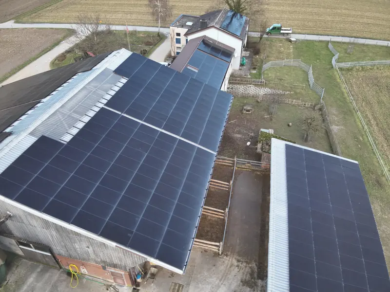 Photovoltaikanlage Rafz, 220 kWp Luftaufnahme der Photovoltaikanlage in Rafz mit 220 kWp Leistung